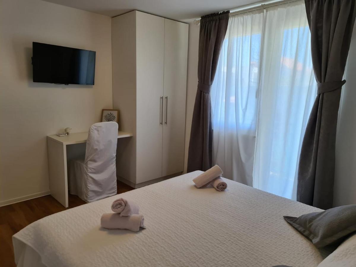 Apartments Juric Бродариця Екстер'єр фото