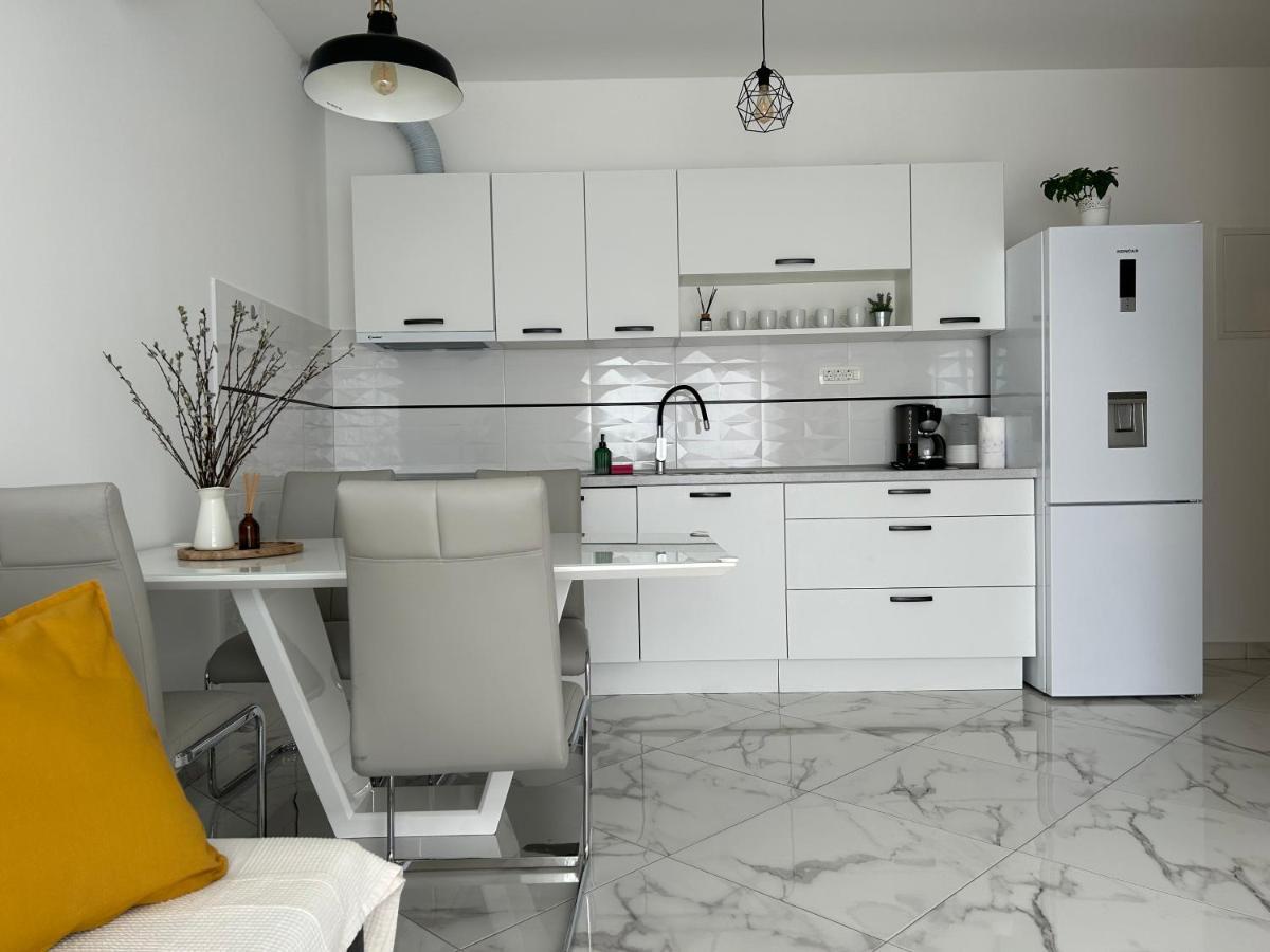 Apartments Juric Бродариця Екстер'єр фото